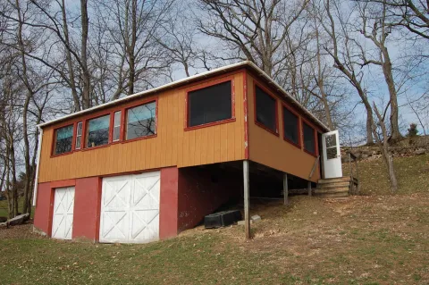 Exterior photo of Hamilton Cottage